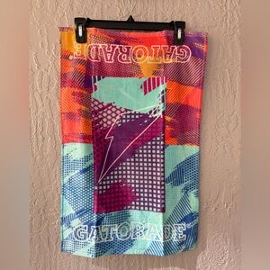 This Golf Towel is made from lightweight cotton to quickly absorb sweat. NWOT